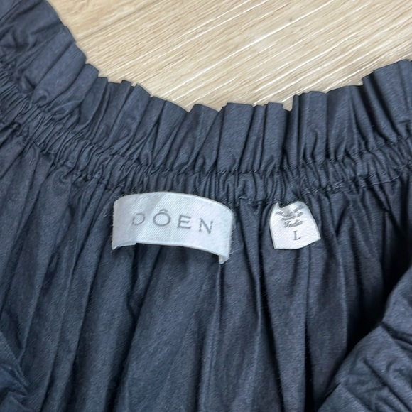 Doen Ischia black cotton poplin smocked midi dress, size large - Picture 7 of 9